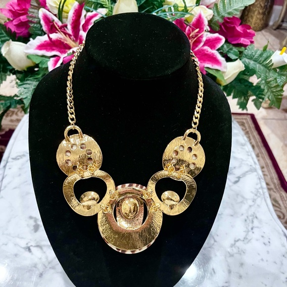 Natasha Leopard Print Resin with Glass Crystals Necklace - Picture 5 of 7